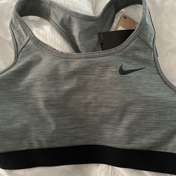 Nike Dri-FIT Sports Bra - Picture 3 of 3